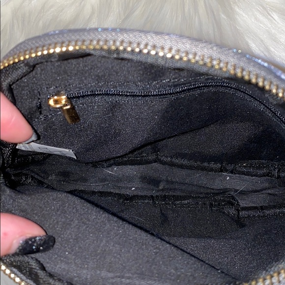 Floral embroidered gold chain grey purse - Picture 3 of 5